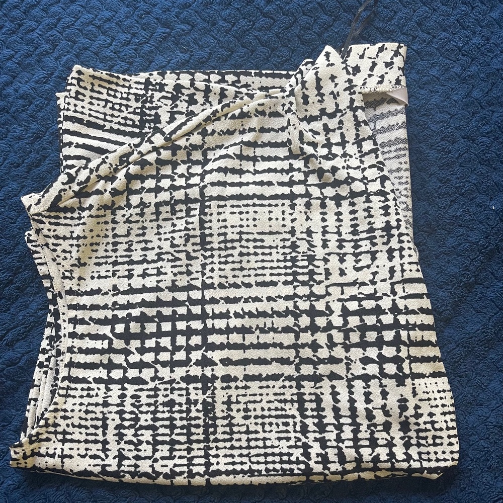 Women's H&M Back and Cream Blouse Size L